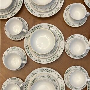 Elegant CHRISTMAS  Green Floral Dinnerware 6 Searving Set